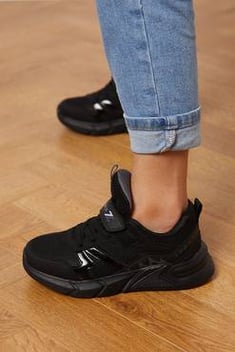 حذاء رياضة رمادي غامق أسود أطفالي للجنسين