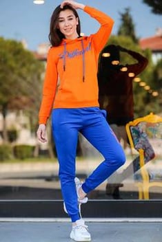ملابس رياضية هودي برتقالي نسائية
