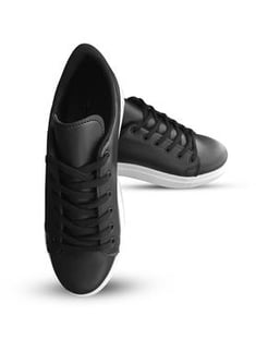 حذاء رياضة أسود نسائي