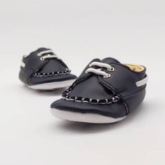 حذاء جلد للأولاد لون كحلي من بيبي باتيني 