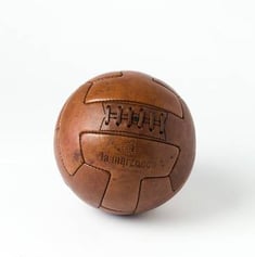  كرة جلدية بشعار لامارزوكو