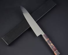 فريدة منها واحدة فقط - سكين شيف ٦٧ طبقات طولها ٨ انش من الفولاذ المصنوعة يدويا المسكة من خشب القيقب 