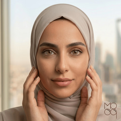 عدسات ملونه