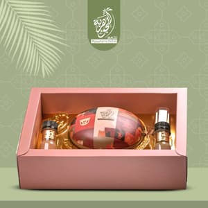 علبة القيصرية (تمر خلاص كهرمان محشي باللوز مع تغمسية الهيل والقهوة)