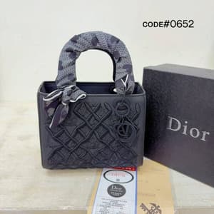 شنطة نسائية ماركة ديور - d50