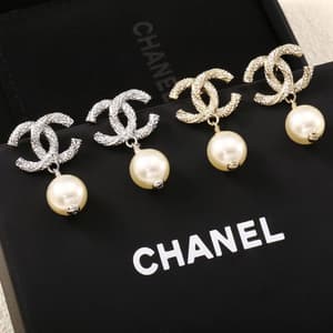 مجموعة اكسسوارات من شانيل 