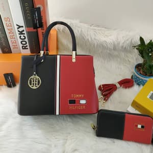 شنطة نسائية ماركة تومي هيلفر