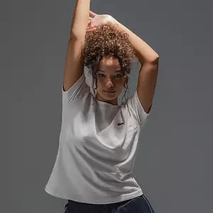 T-shirts - Women