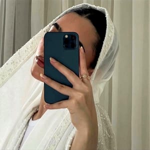 لورا