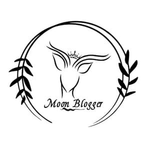 Moon Blogger