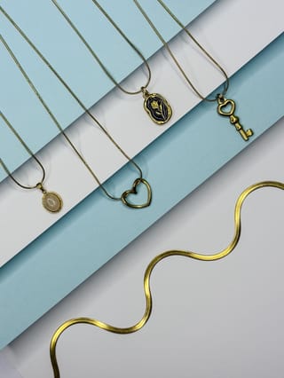السلاسل / Necklaces