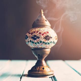 عود وبخور