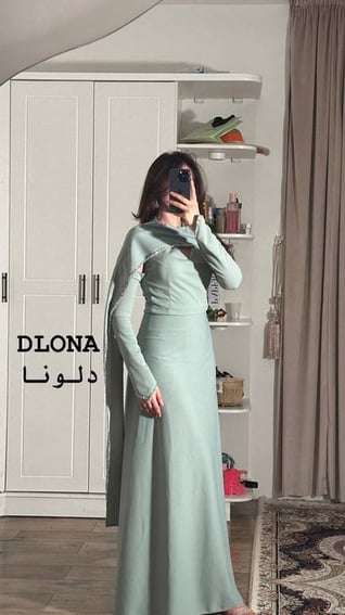 فستان كريب استرتش مع اكسسوار