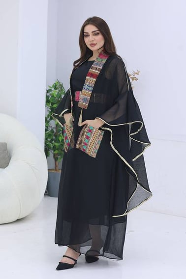 جلابية نسائية مطرزه بالترتر بألوان متباينة رداء سعودي