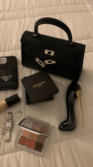 شنطه لون اسود