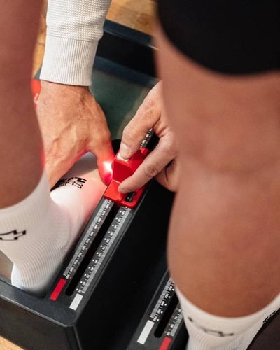 خدمة قياس القدم واختيار الحذاء الرياضي – idmatch Footfit