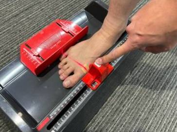 خدمة قياس القدم واختيار الحذاء الرياضي – idmatch Footfit