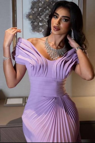 فستان سهره ناعم بكسرات بليسيا