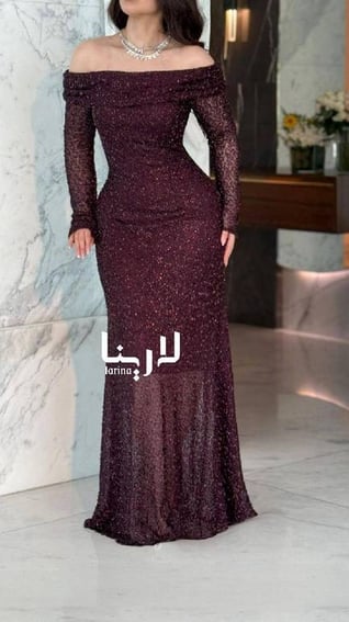 فستان سهرة عنابي لامع بتصميم أوف شولدر فاخر