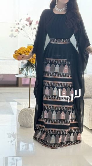 جلابية بتصميم تراثي بنقشة رمضانية 