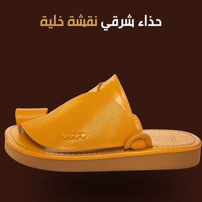 حذاء شرقي بنقشه خلية