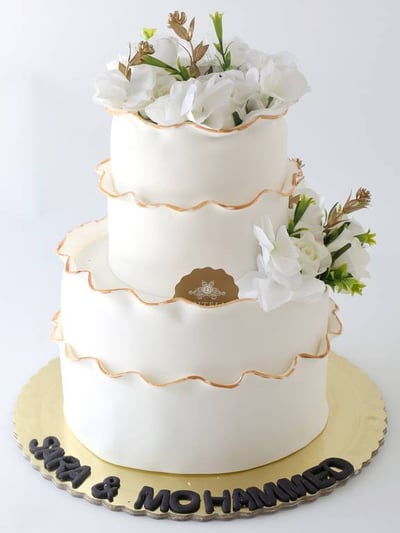 Moon Layer Wedding Cake 