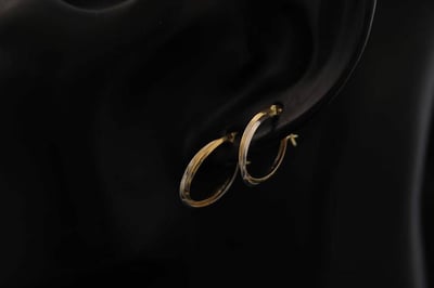 حلق ذهب صافي إيطالي عيار 18 الوزن 1.3