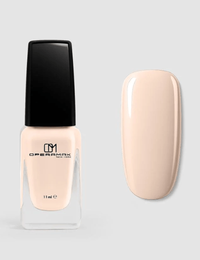 Breathable nail polish from Ubromac – Shade 557