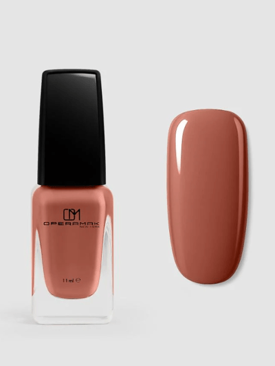 Breathable nail polish from Ubromac – Shade 566