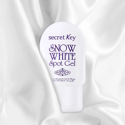 Snow White Skin Care Gel lightens dark spots and evens skin tone. 65 ml