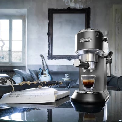 ديلونجي Dedica الة صنع القهوة 1300 واط ، 1.1 لتر DLEC685.R 
