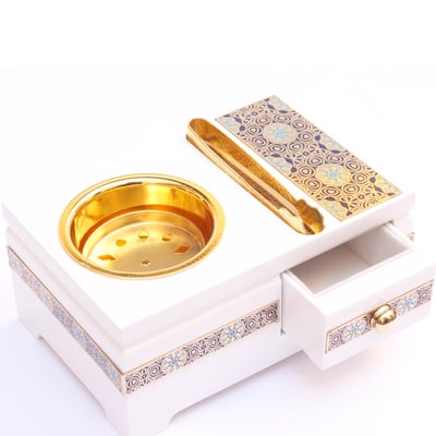 صندوق مع مبخره كبير ابيض
