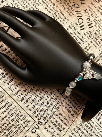 أسورة الفراشة الأنيقة بحجر شفاف