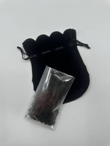بخور خلاصة منتجاتنا (أفضل أنواع العود مطحونة ومسقاه بالعود والورد)