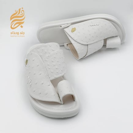 حذاء شرقي جلد نعام ابيض