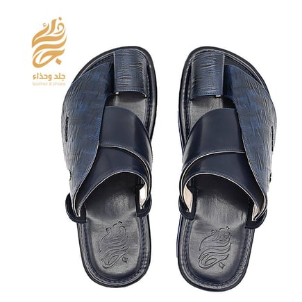 حذاء مميز وعصري لإطلالة جريئة