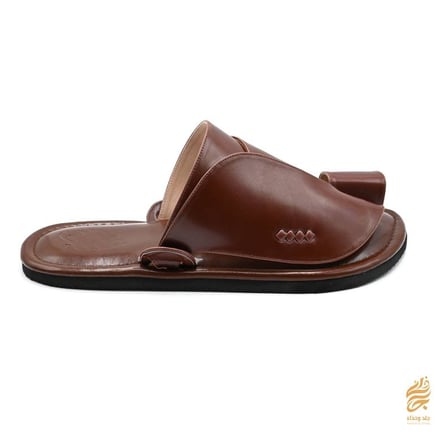 حذاء شرقي مميز 
