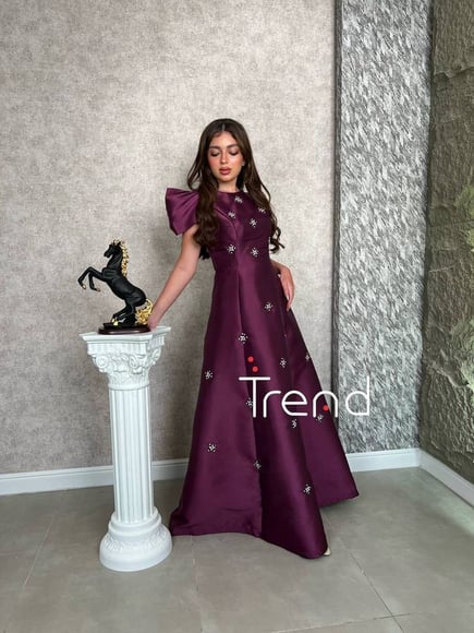 فستان عنابي بكرستال 