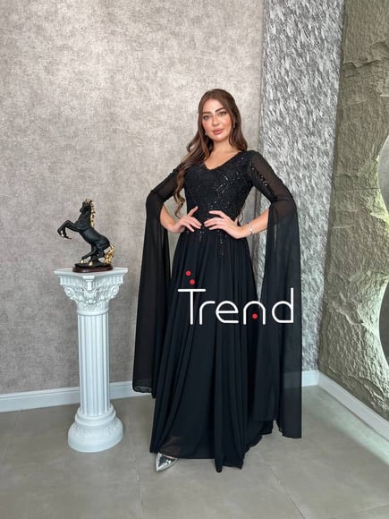 فستان سهرة بأكمام طويلة 