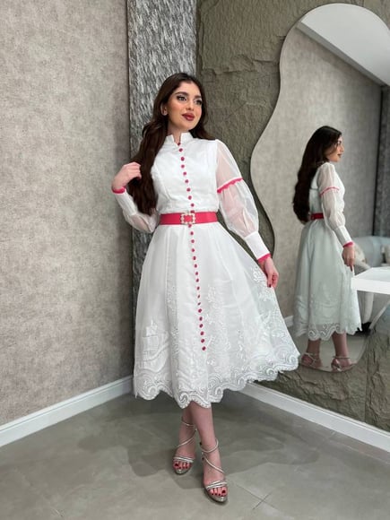 فستان جودي بحزام فوشي 