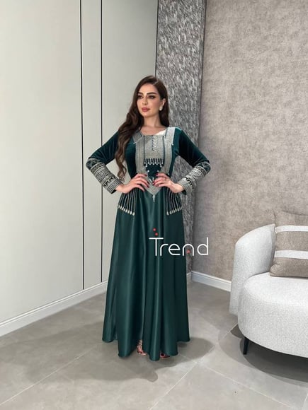 جلابية طويل خضراء مطرزة 
