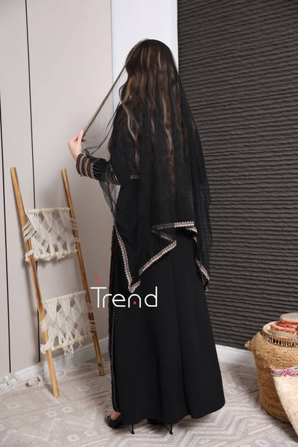 جلابية مطرزة بطرحة راس