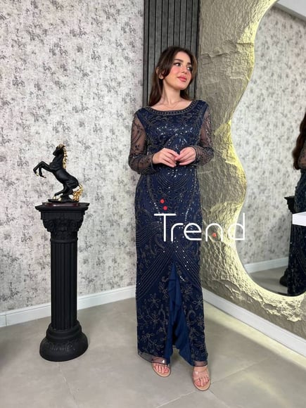 فستان سهرة كحلي تطريز مورد 