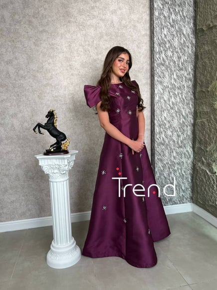 فستان عنابي بكرستال 