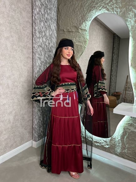 جلابية قطعتين احمر مطرزة