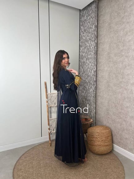 جلابية بتطريز ذهبي (كحلي)