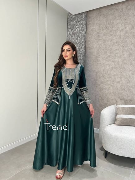جلابية طويل خضراء مطرزة 