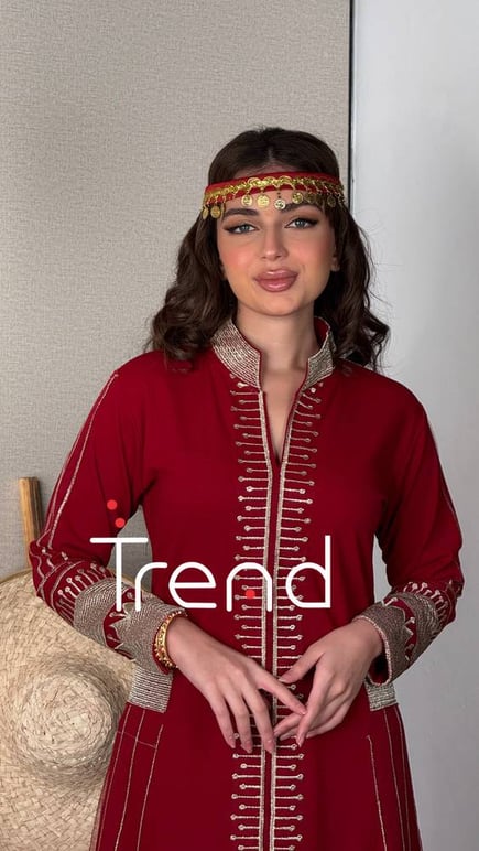 جلابية مطرزه من الامام والخلف (احمر )