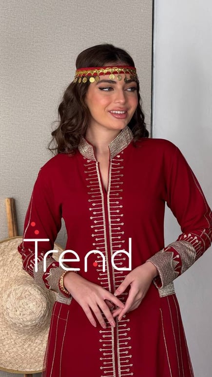 جلابية مطرزه من الامام والخلف (احمر )