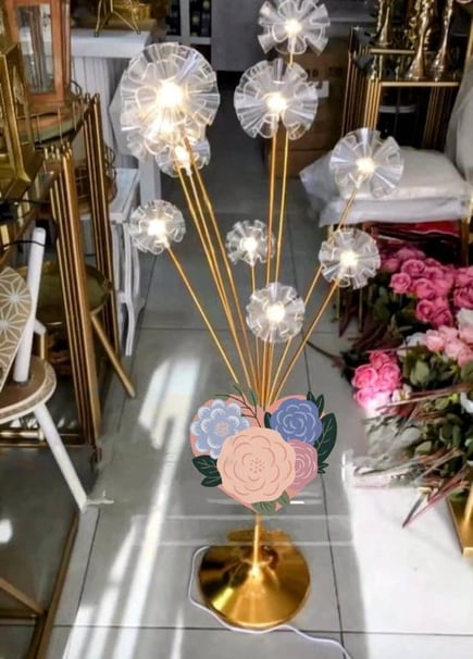 ديكور اضاءه بالكهرباء لون ذهبي